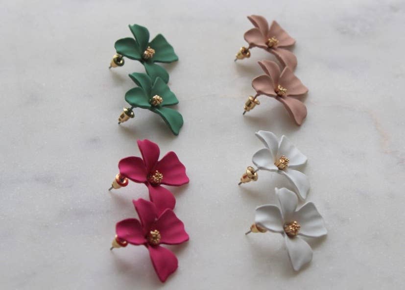 Flower Stud Earrings: White