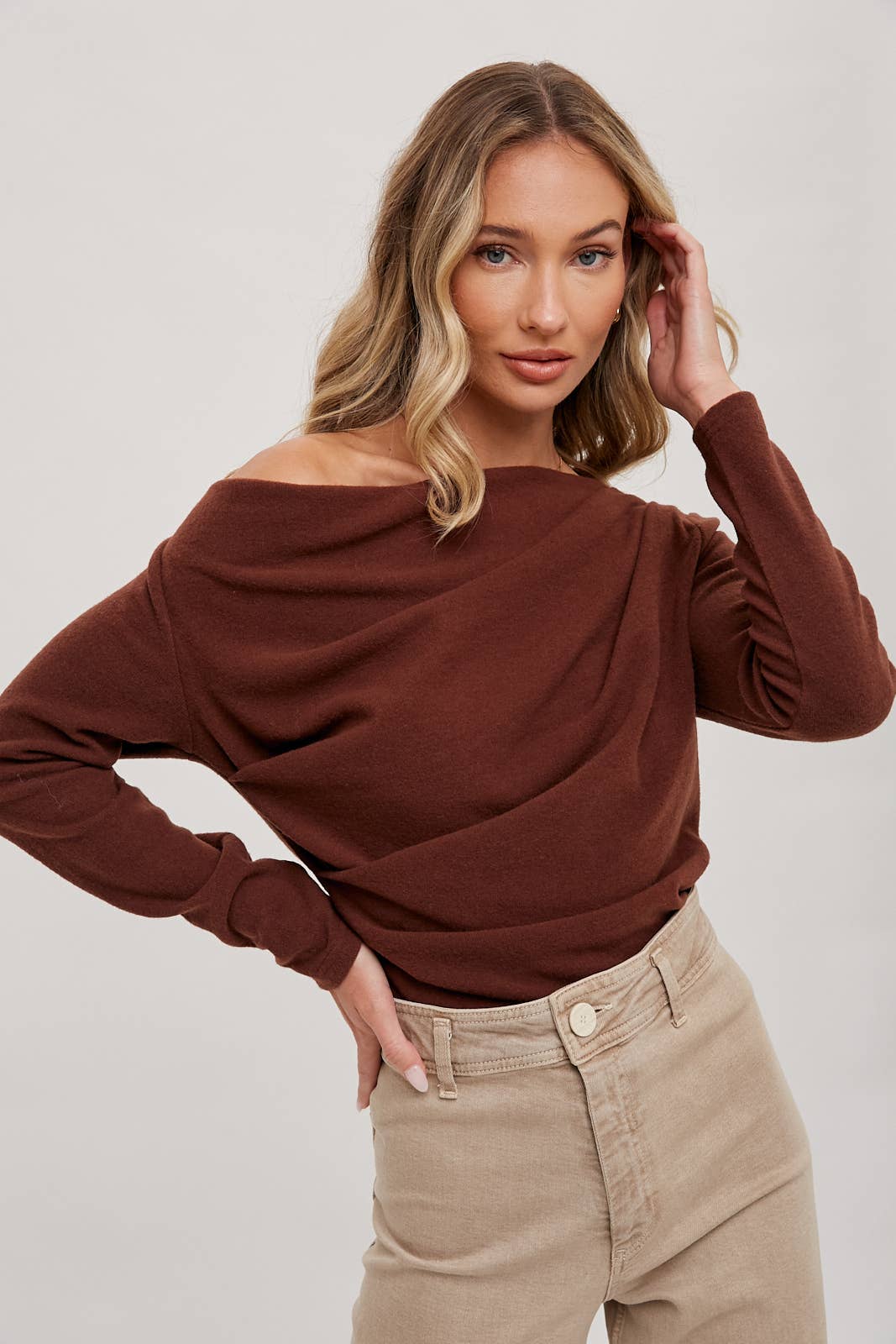 ONE OFF SHOULDER KNIT TOP: LATTE